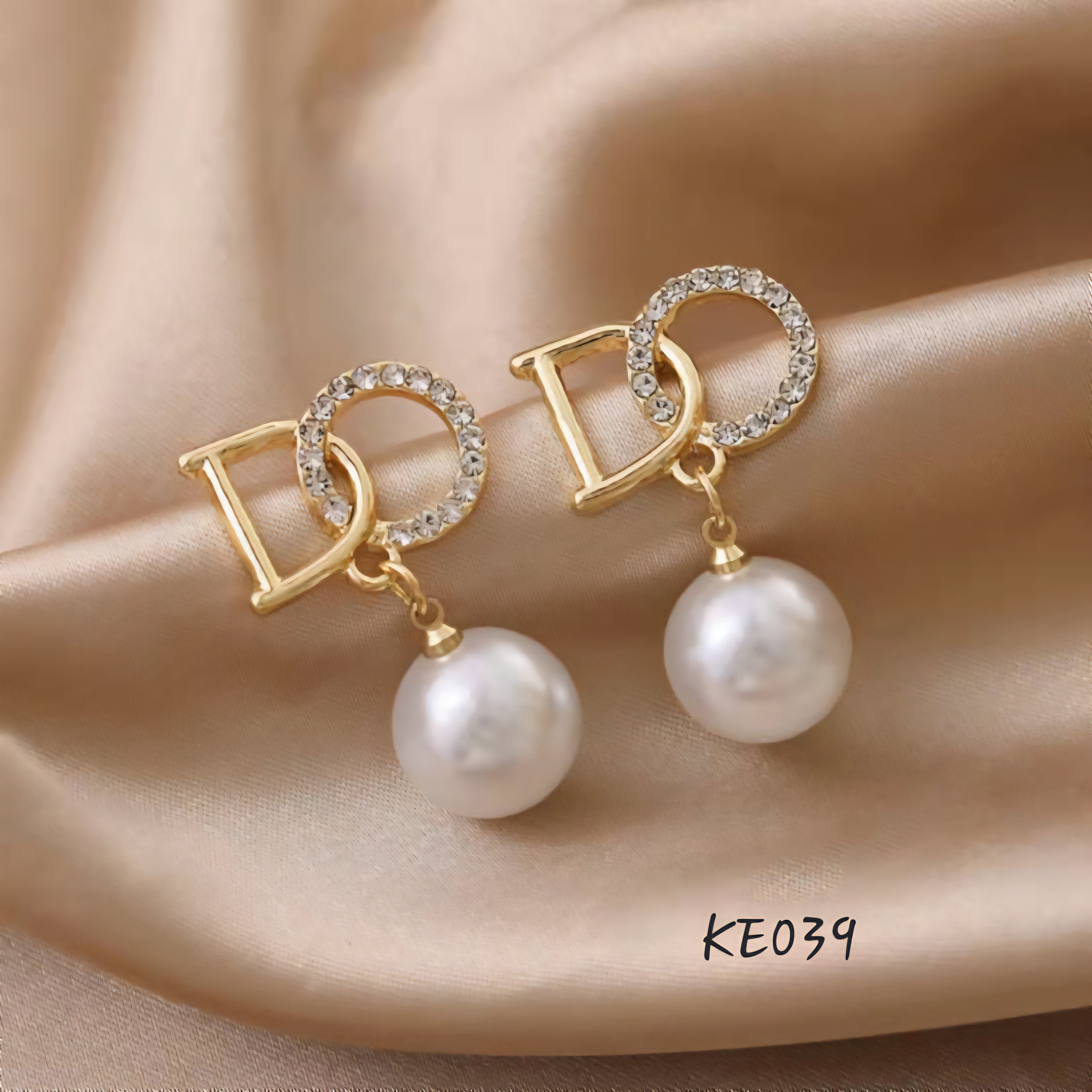 White Drop Korean Earrings - KE039