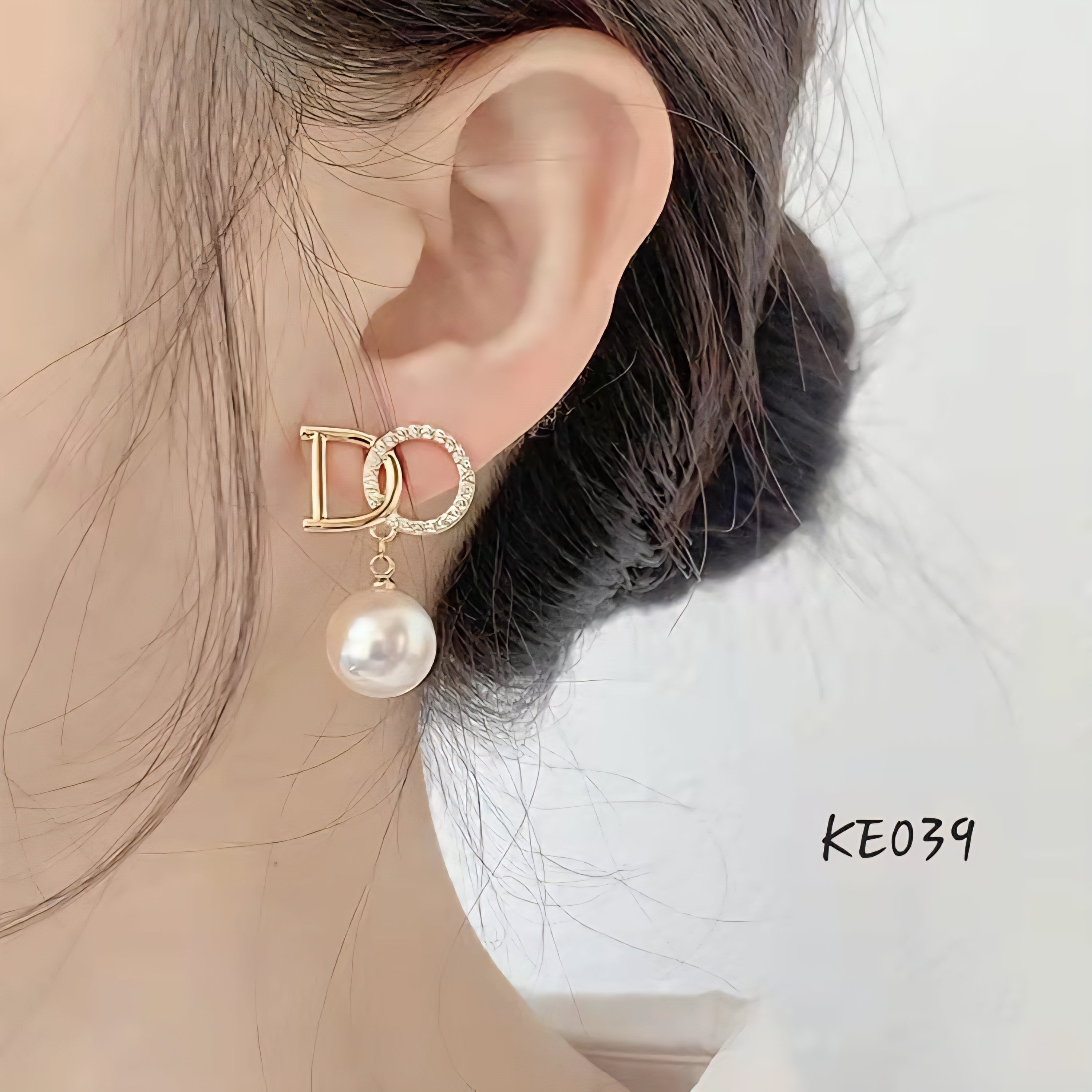 White Drop Korean Earrings - KE039