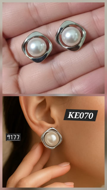 White Square Korean Earrings - KE070