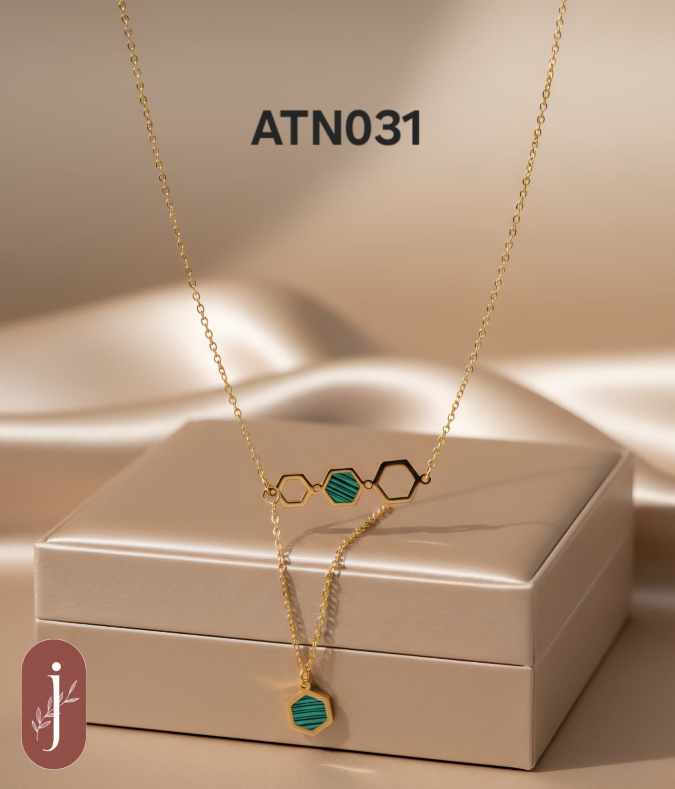 Anti Tarnish Gold Plated Three Circles Pendant Necklace - ATN031