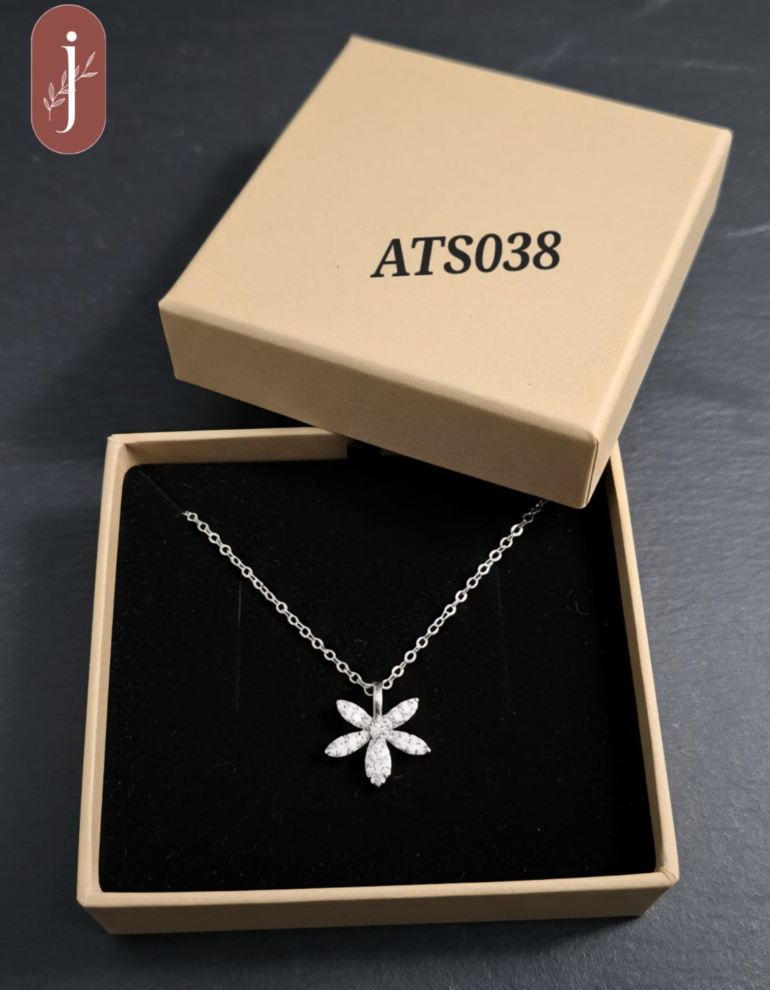 Anti Tarnish Silver Plated Flower Pendant Necklace -ATS038