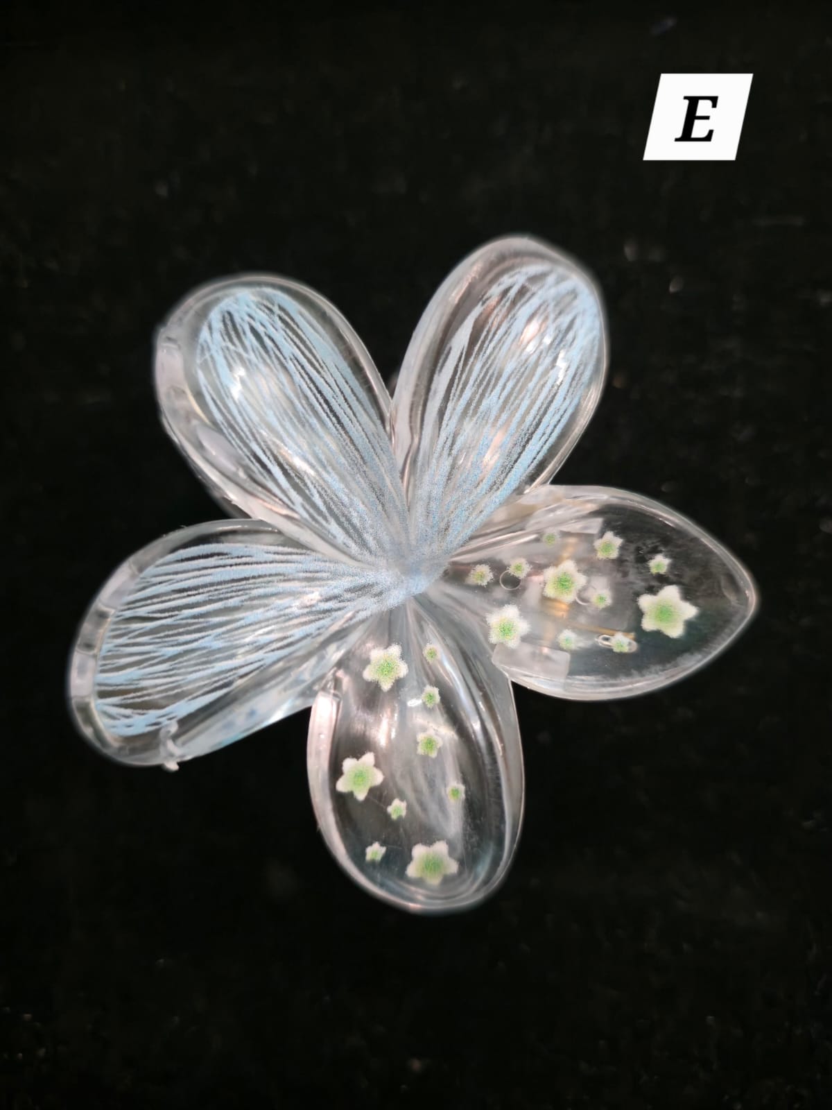 Flower Shaped Glossy Finish Large Size Hair Claw - Korean Fashion - BC4