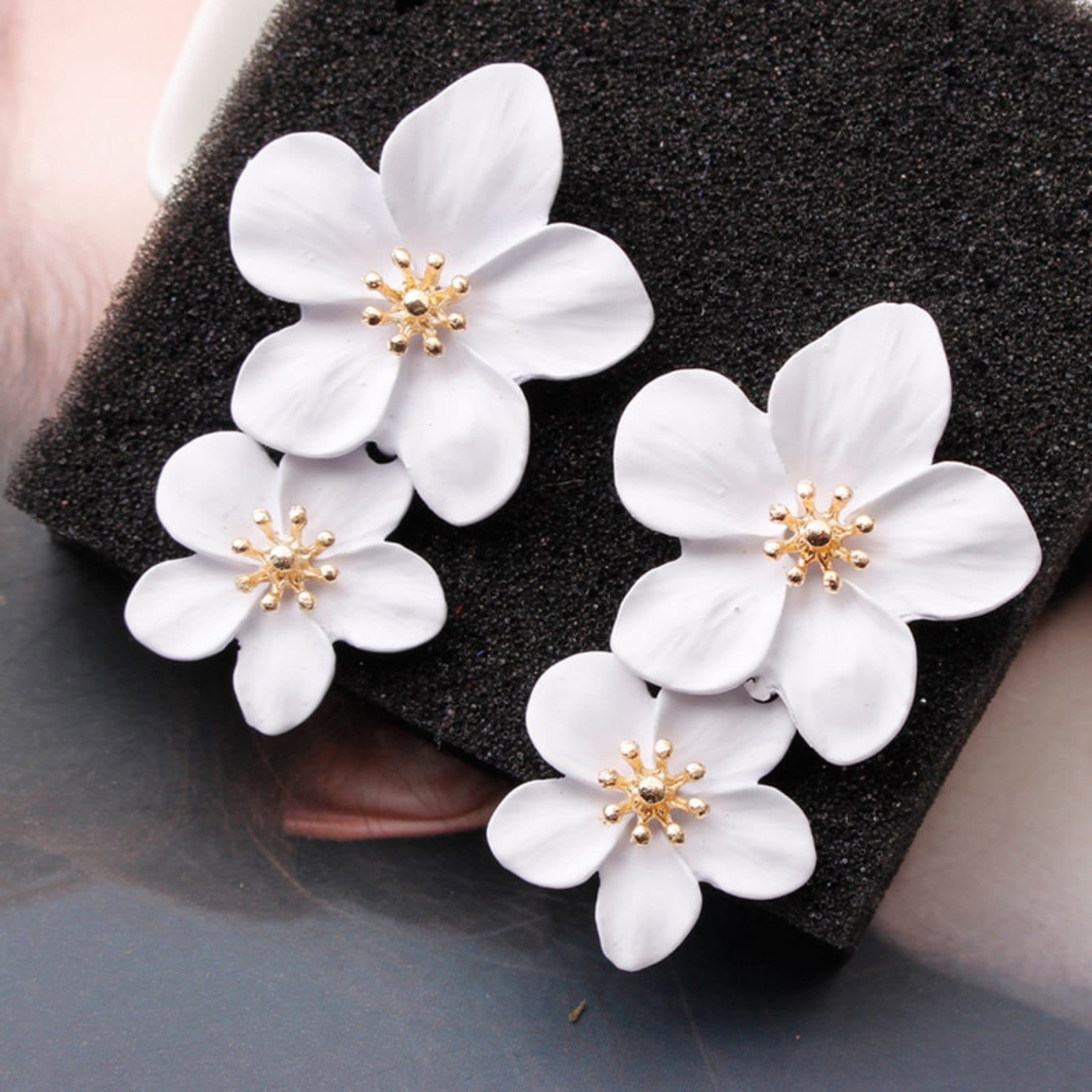 White Flower Korean Earrings - KE142