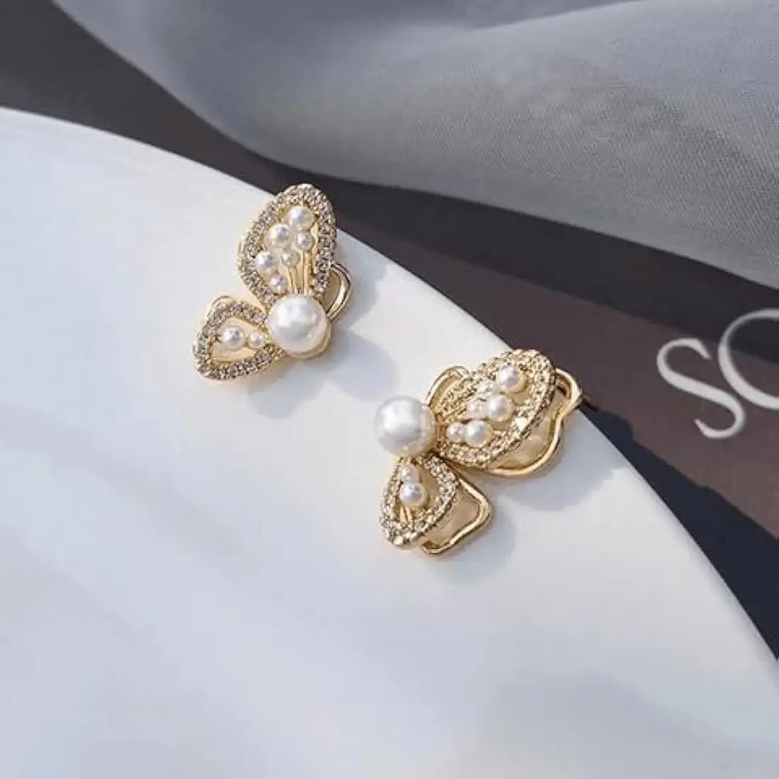 Gold Plated Pearl Korean Earrings - KE157