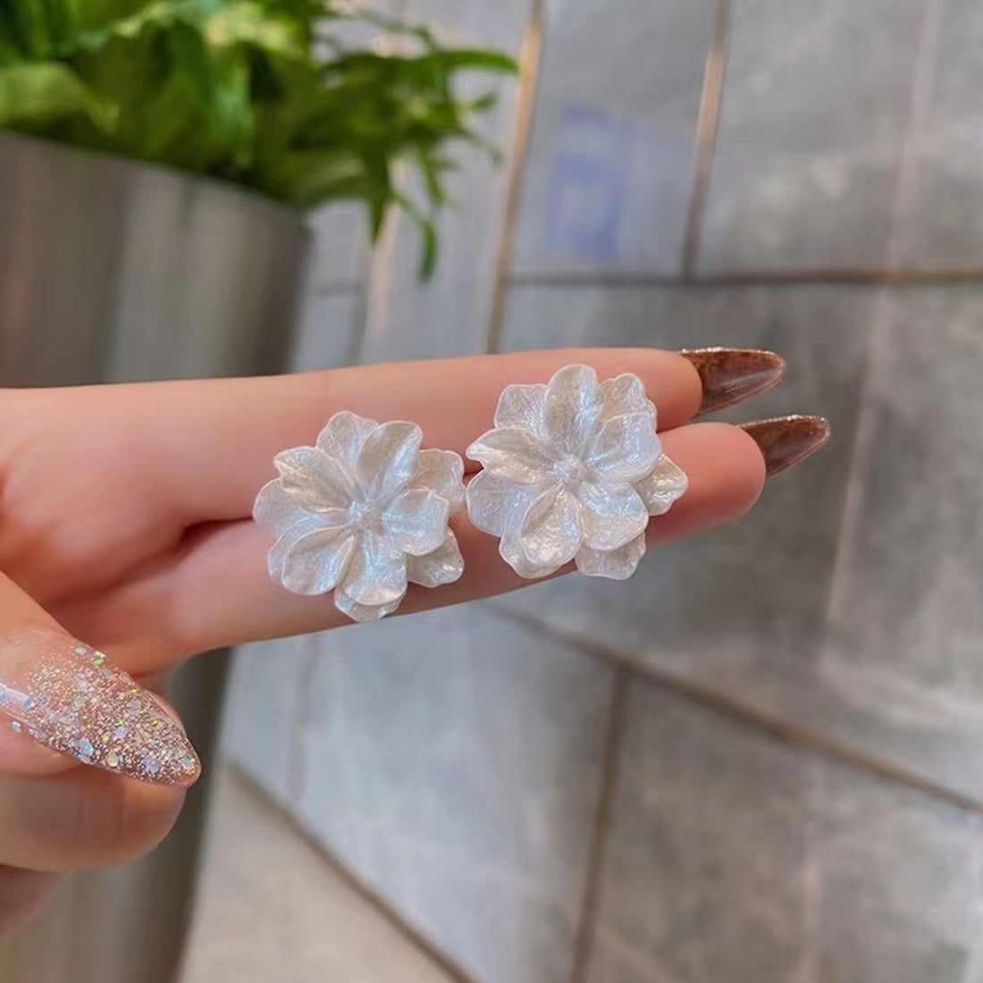 White Flower Korean Earrings - KE167