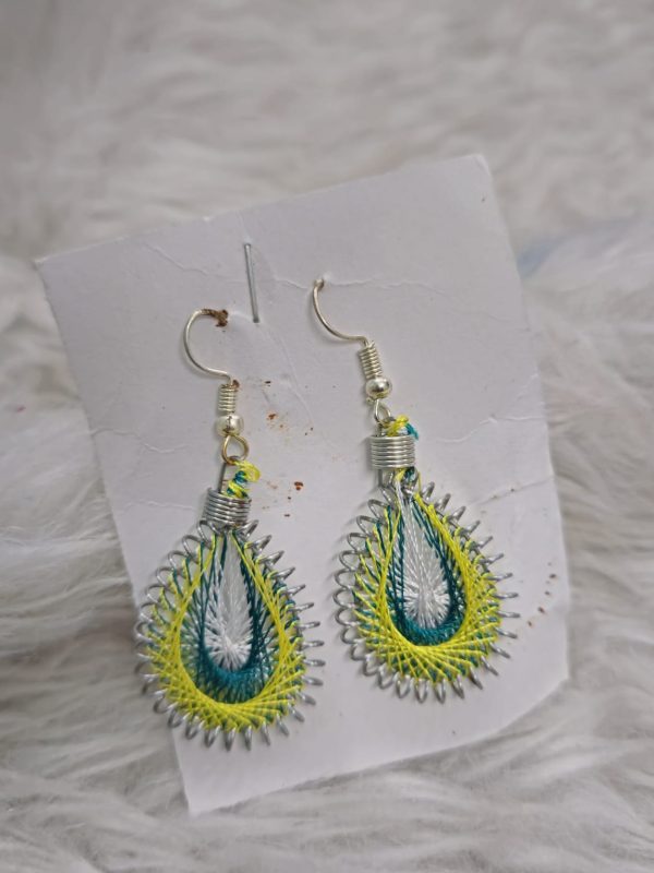 E017 - Hanging Earrings