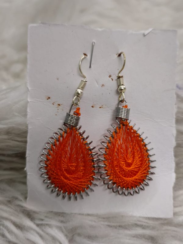 E016 - Hanging Earrings