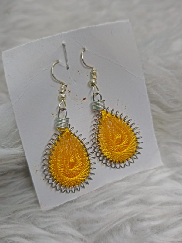 E015 - Hanging Earrings