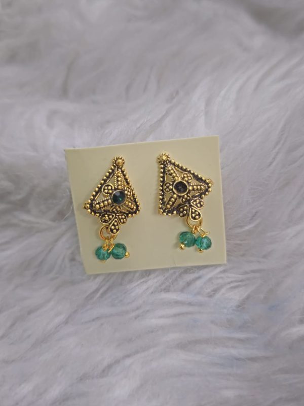 E004 - Stud - Earrings