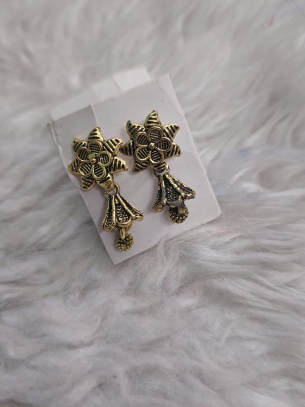 E002 - Stud - Earrings
