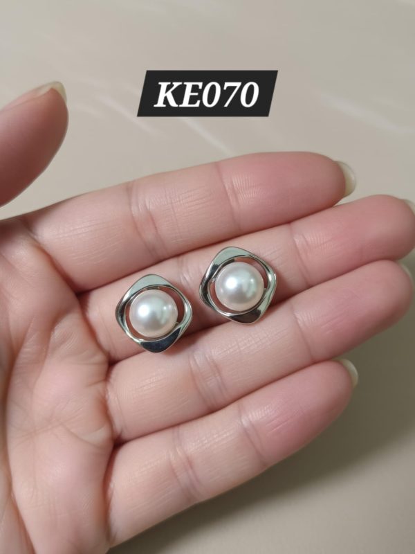 KE070- Korean Fashion Earings
