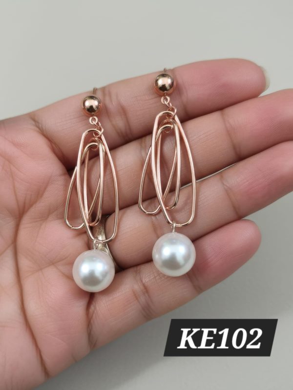KE102- Korean Fashion Earings