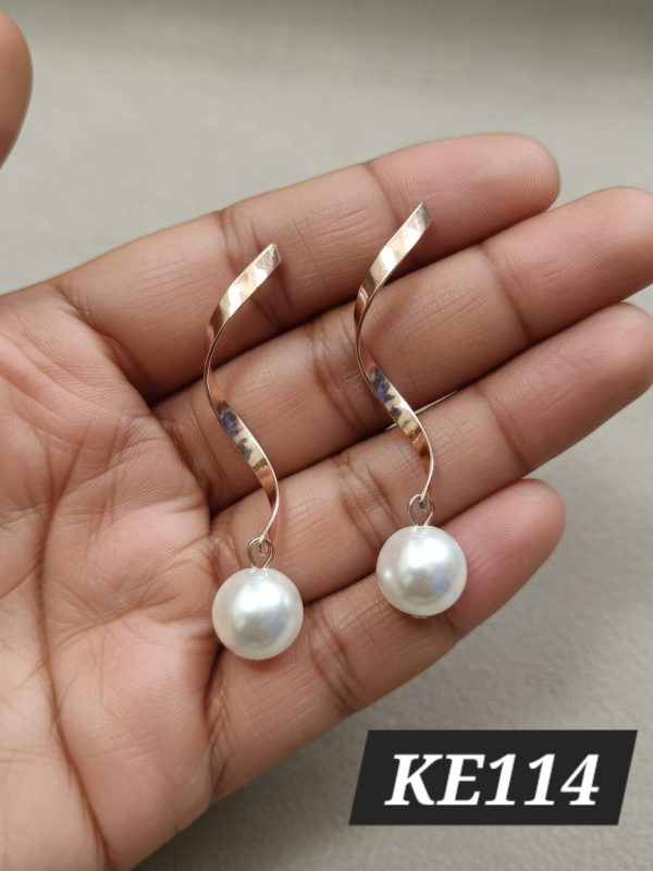 KE114- Korean Fashion Earings